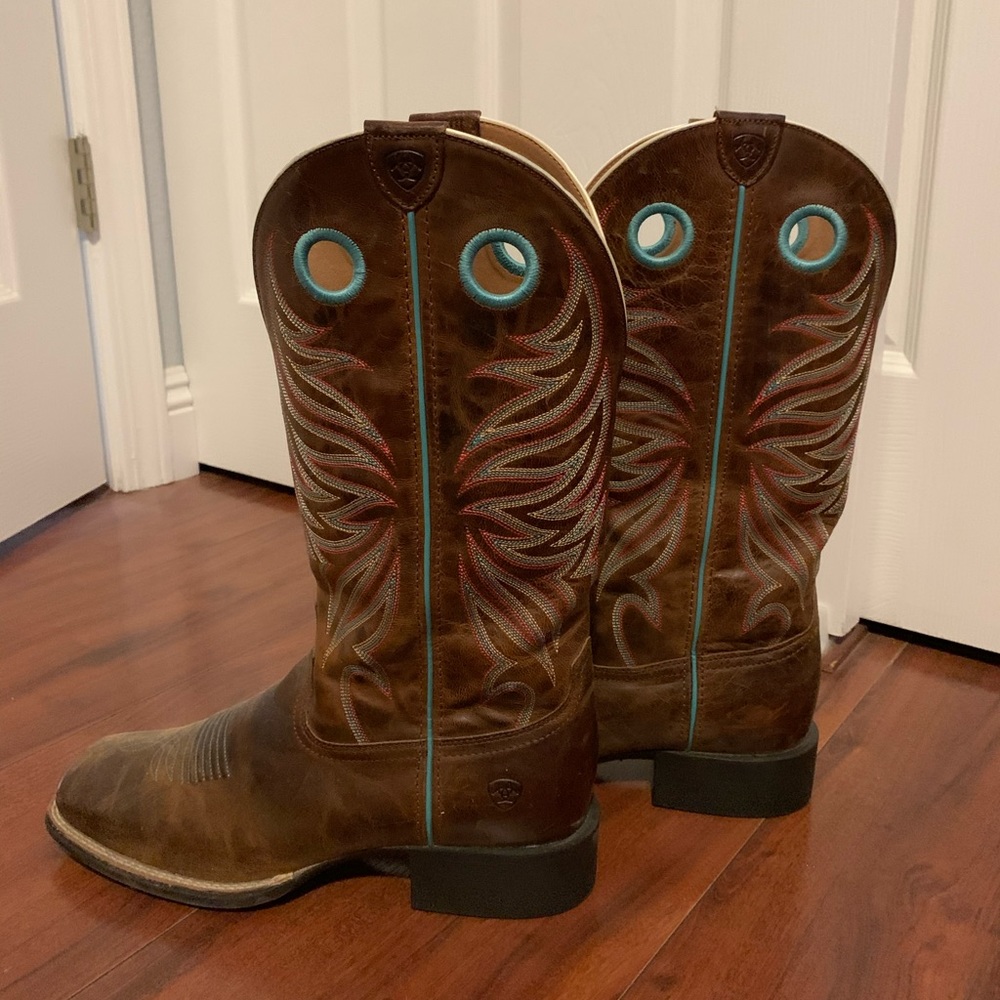 Women’s Square Toe Cowboy Boots